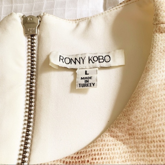 RONNY Kobe Collection Muted Print Back Zip Crop Top Size Large - Picture 5 of 7